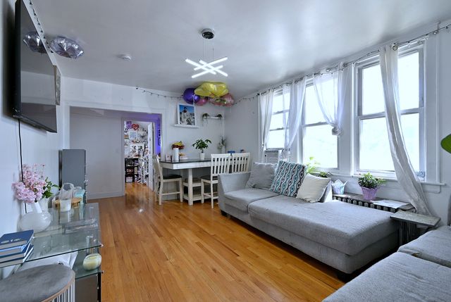 4703 W Parker Avenue, Chicago, IL 60639