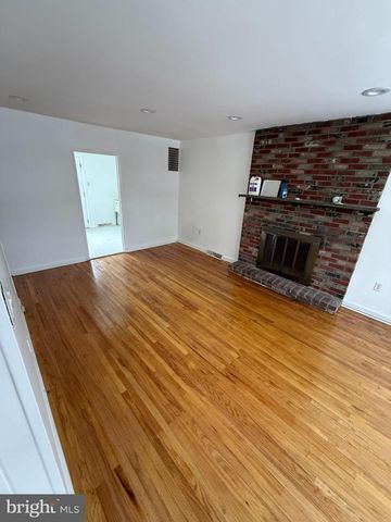 2561 BURNING TREE RD, Pennsauken, NJ 08109