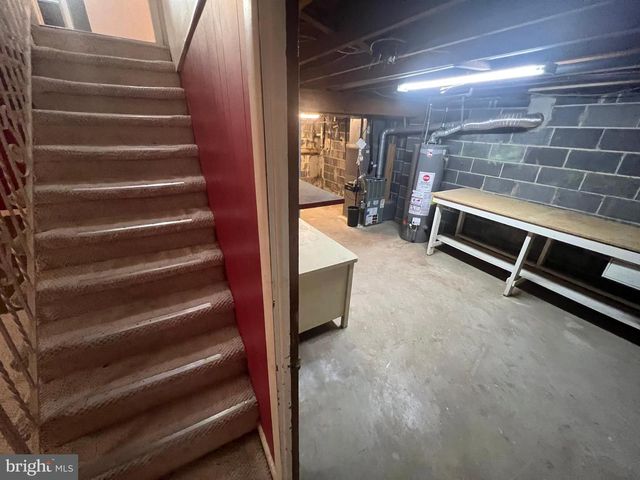 2561 BURNING TREE RD, Pennsauken, NJ 08109