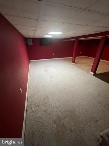 2561 BURNING TREE RD, Pennsauken, NJ 08109