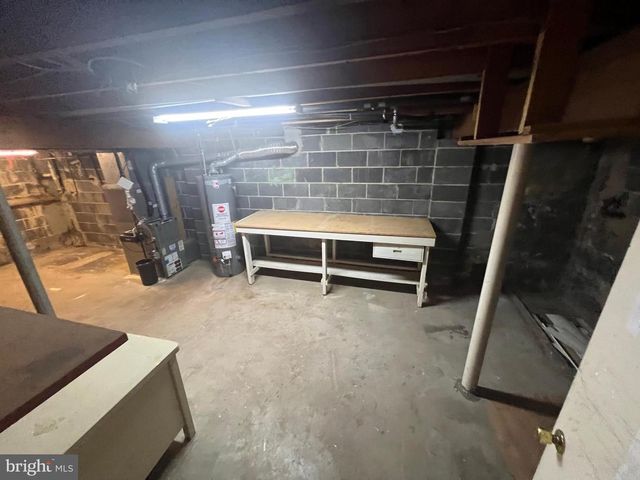 2561 BURNING TREE RD, Pennsauken, NJ 08109
