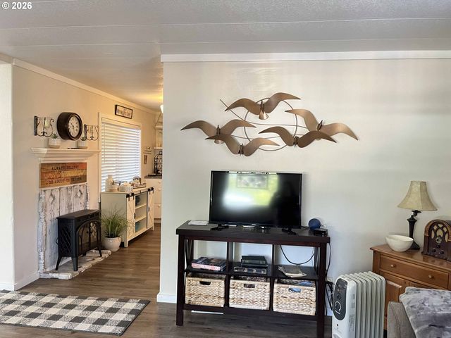 154 Outer Dr, Florence, OR 97439