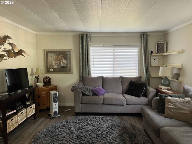 154 Outer Dr, Florence, OR 97439