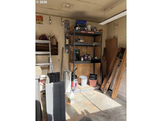 154 Outer Dr, Florence, OR 97439