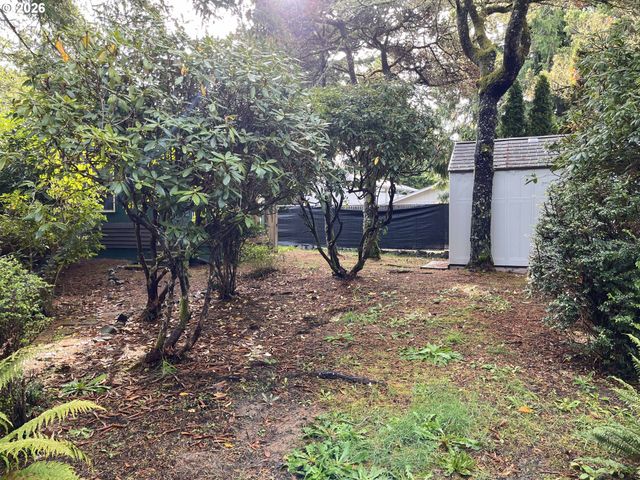 154 Outer Dr, Florence, OR 97439