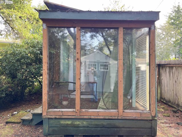 154 Outer Dr, Florence, OR 97439