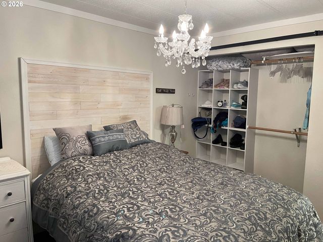 154 Outer Dr, Florence, OR 97439