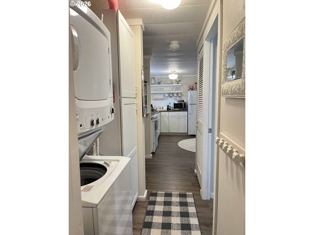 154 Outer Dr, Florence, OR 97439