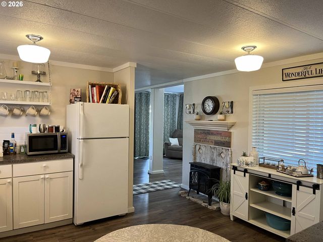 154 Outer Dr, Florence, OR 97439