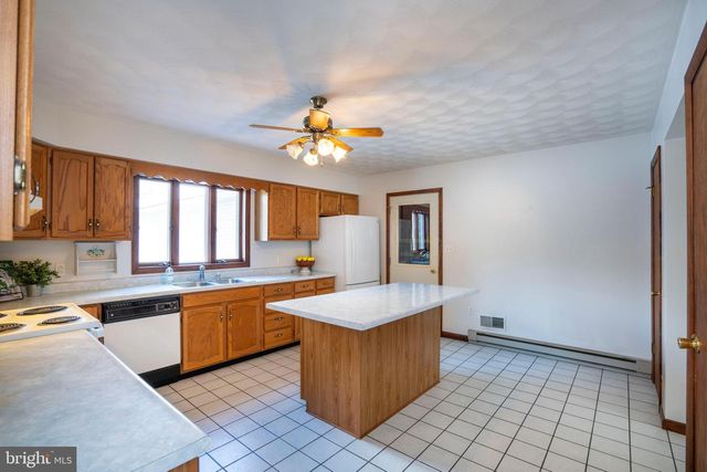 39 COLONIAL DR, Reedsville, PA 17084