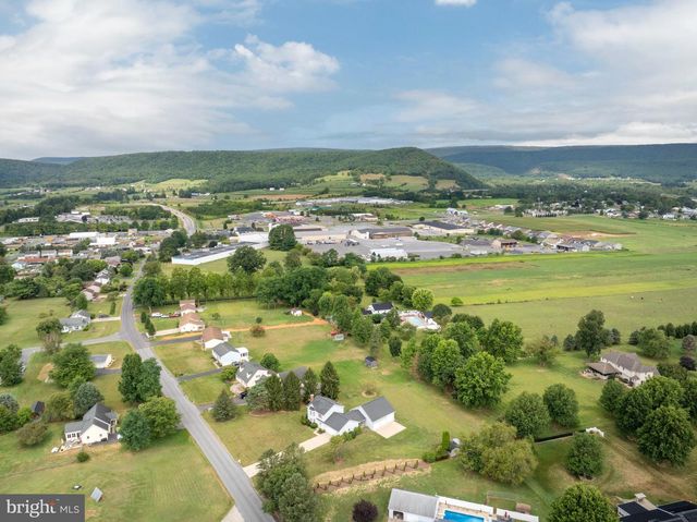 39 COLONIAL DR, Reedsville, PA 17084