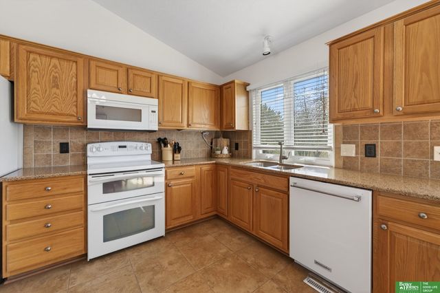 14491 Locust Street, Omaha, NE 68116