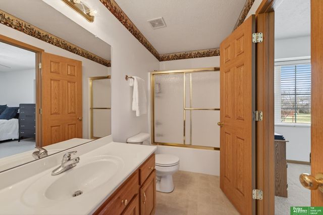 14491 Locust Street, Omaha, NE 68116