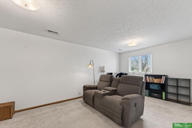 14491 Locust Street, Omaha, NE 68116