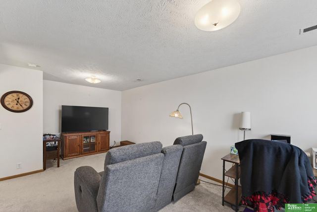 14491 Locust Street, Omaha, NE 68116