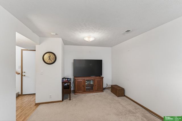 14491 Locust Street, Omaha, NE 68116