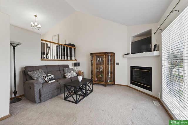 14491 Locust Street, Omaha, NE 68116