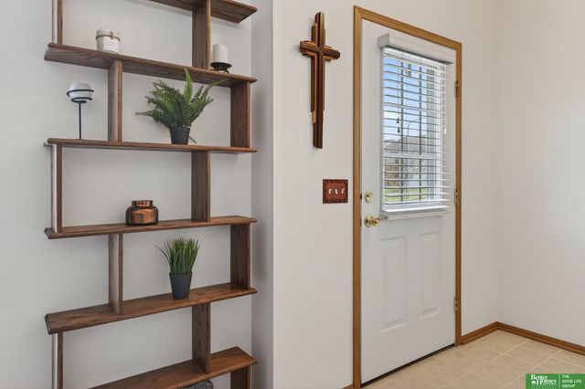 14491 Locust Street, Omaha, NE 68116