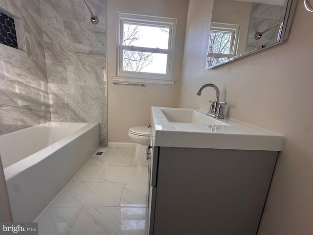 225 VELDE AVE, Pennsauken, NJ 08110