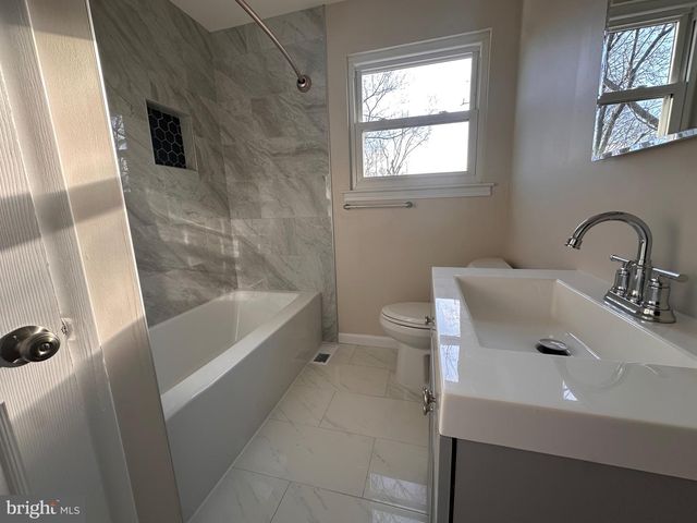 225 VELDE AVE, Pennsauken, NJ 08110