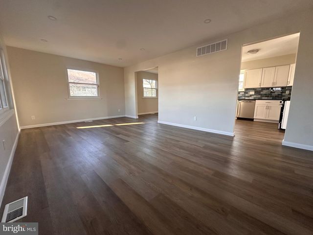 225 VELDE AVE, Pennsauken, NJ 08110