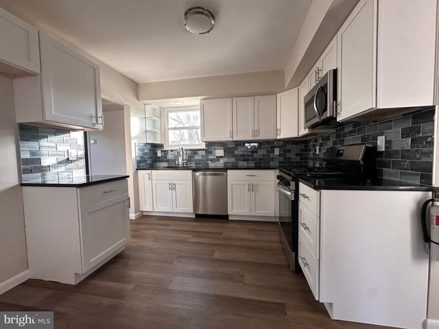 225 VELDE AVE, Pennsauken, NJ 08110