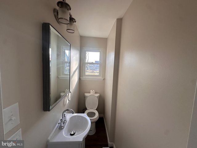 225 VELDE AVE, Pennsauken, NJ 08110