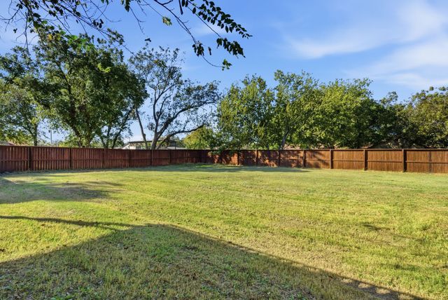 200 N Elm Lane, Tolar, TX 76476