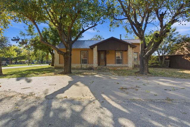 200 N Elm Lane, Tolar, TX 76476