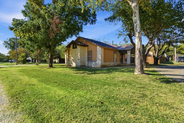 200 N Elm Lane, Tolar, TX 76476