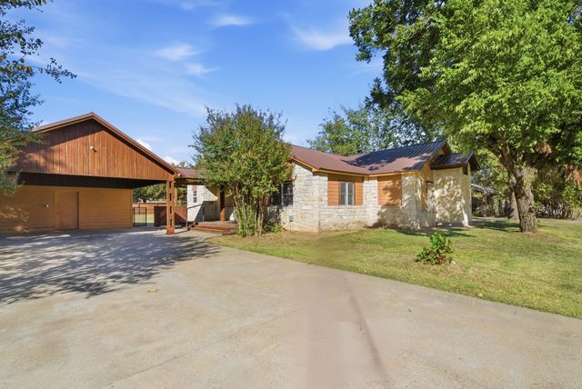 200 N Elm Lane, Tolar, TX 76476