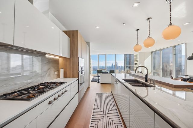 363 E Wacker Drive 4203, Chicago, IL 60601
