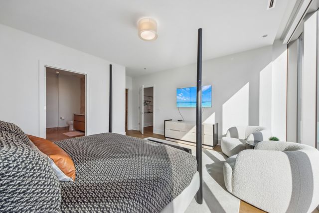 363 E Wacker Drive 4203, Chicago, IL 60601