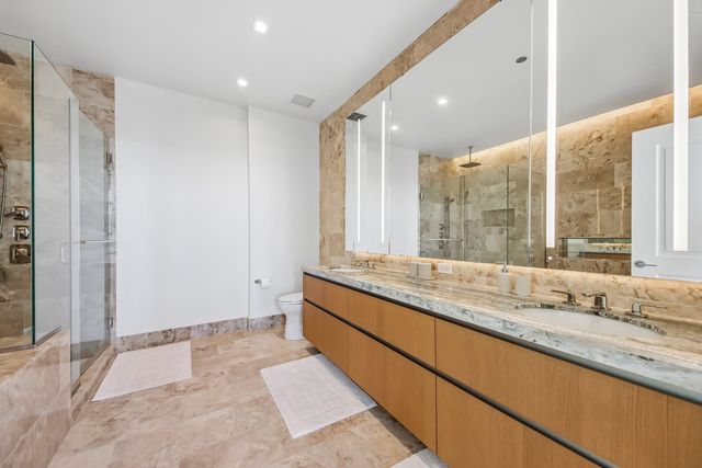 363 E Wacker Drive 4203, Chicago, IL 60601