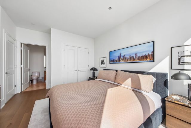 363 E Wacker Drive 4203, Chicago, IL 60601