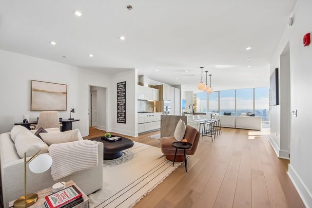 363 E Wacker Drive 4203, Chicago, IL 60601