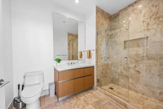 363 E Wacker Drive 4203, Chicago, IL 60601