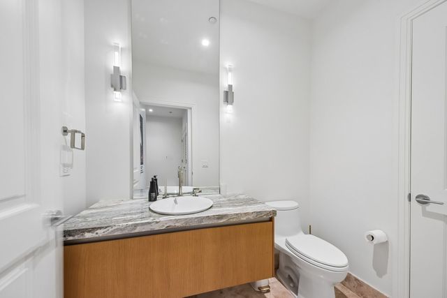 363 E Wacker Drive 4203, Chicago, IL 60601