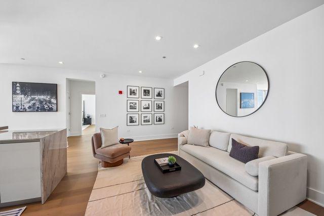 363 E Wacker Drive 4203, Chicago, IL 60601
