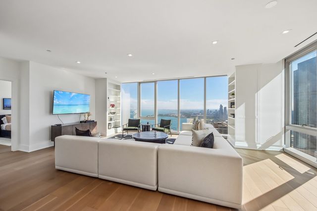 363 E Wacker Drive 4203, Chicago, IL 60601