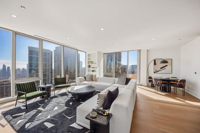 363 E Wacker Drive 4203, Chicago, IL 60601