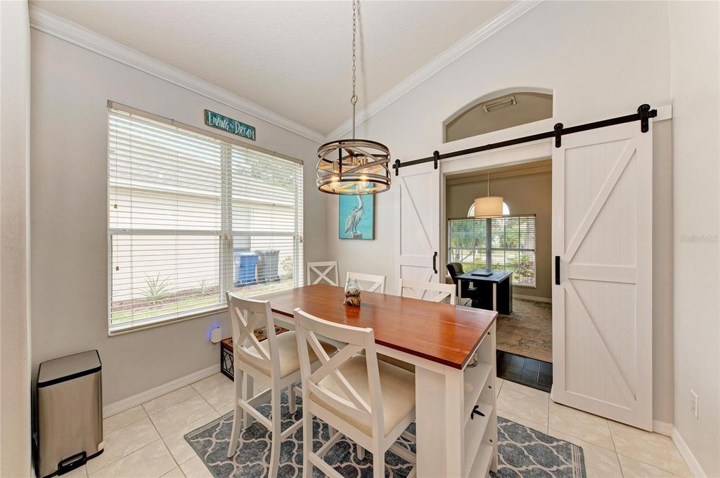 Image 14 of property listing at 3114 38TH TERRACE E, Bradenton, FL 34208