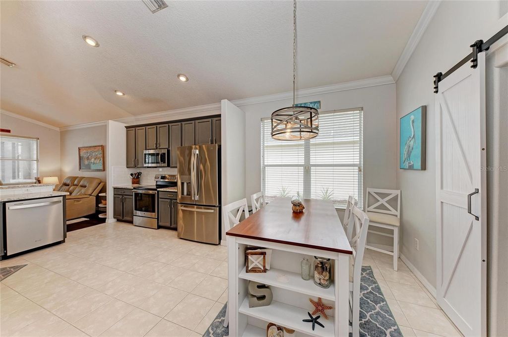 Image 16 of property listing at 3114 38TH TERRACE E, Bradenton, FL 34208