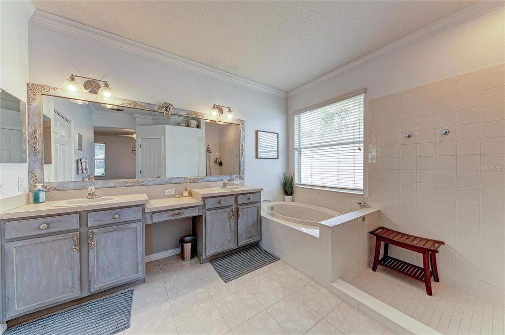 Image 24 of property listing at 3114 38TH TERRACE E, Bradenton, FL 34208