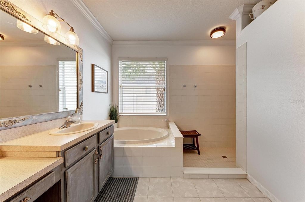 Image 25 of property listing at 3114 38TH TERRACE E, Bradenton, FL 34208