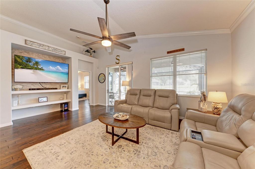 Image 7 of property listing at 3114 38TH TERRACE E, Bradenton, FL 34208
