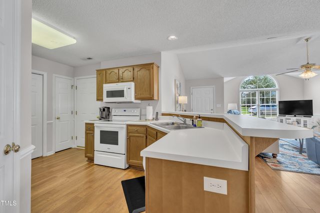 97 Rollingwood Drive, Dunn, NC 28334