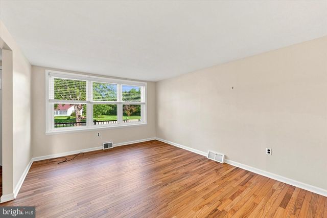 320 RICHARDSON RD, Lansdale, PA 19446