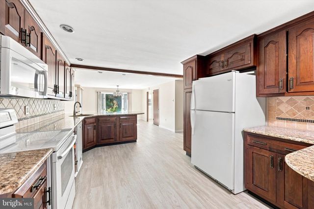 320 RICHARDSON RD, Lansdale, PA 19446