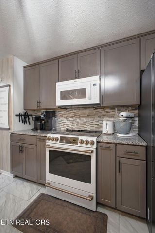 6504 Ridge Run Drive, Knoxville, TN 37921